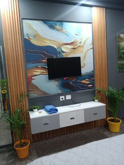 Showroom For Sale in Gaur City Center