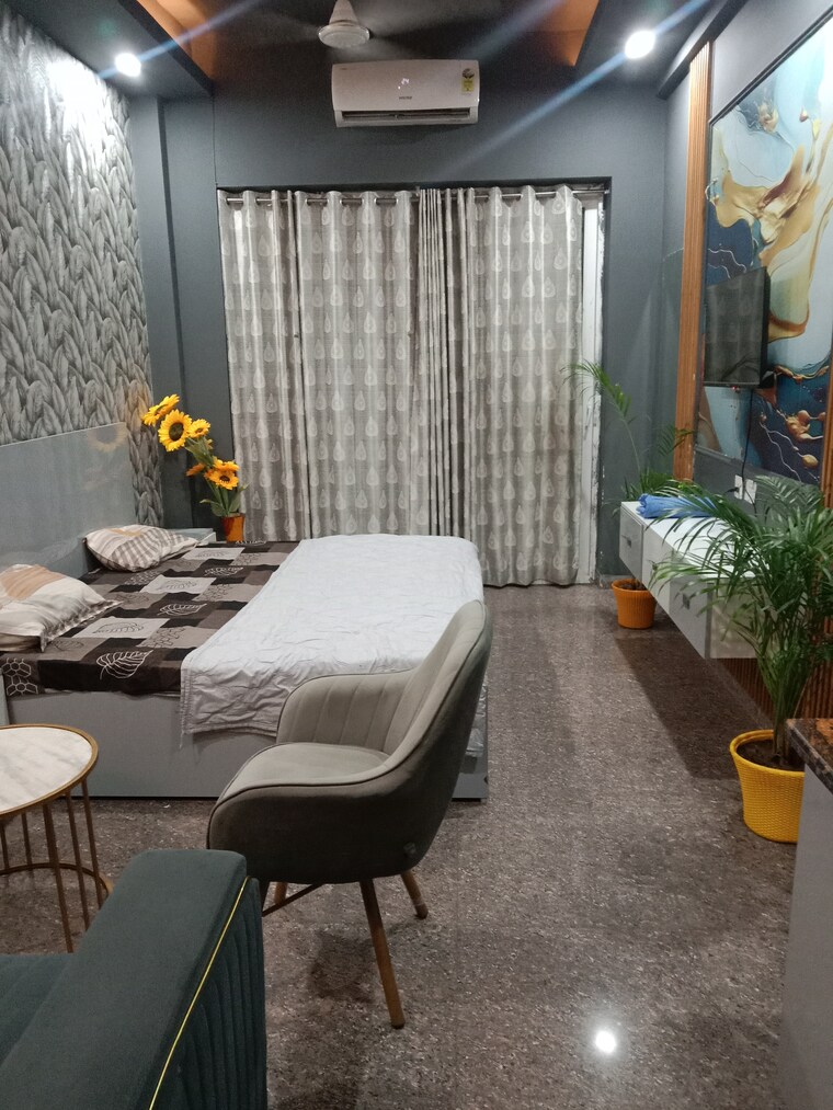 Team Area, gaur-city-center Commercial Showroom 583 Sq.Ft. In Sector 4 Greater Noida Greater Noida 9390226