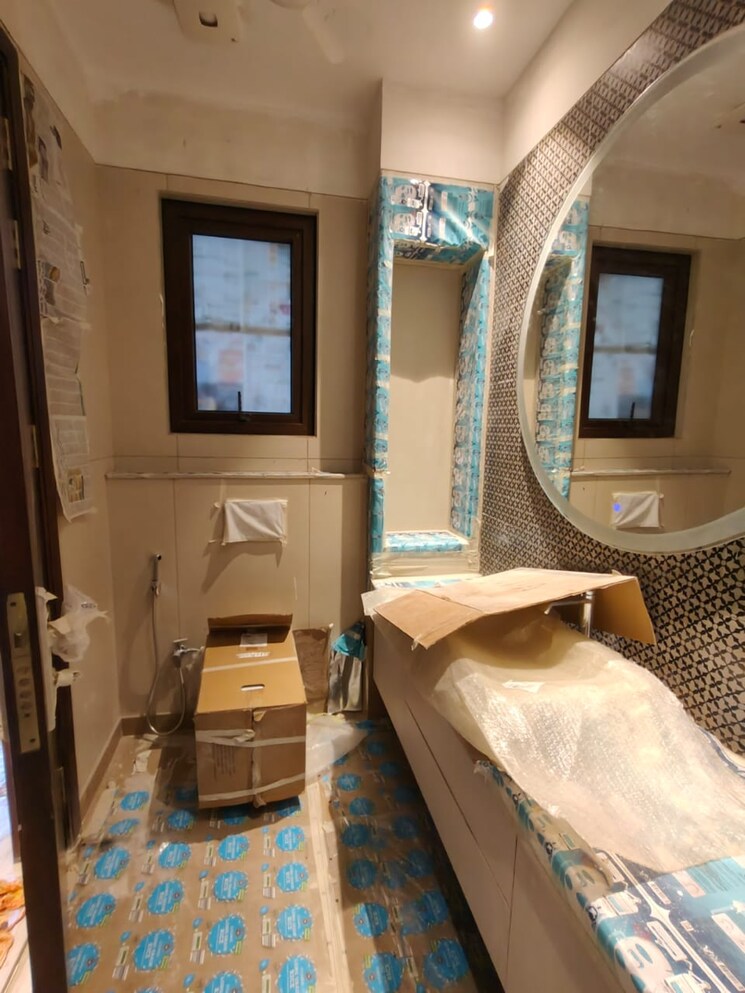 Bathroom, boutique-residential-apartments-r-62 4 Bedroom 300 Sq.Yd. Builder Floor In Greater Kailash Delhi 9390227