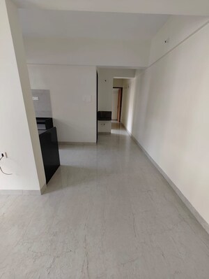 Room in 2 BHK Apartment at Garden View Apartment Kothrud, Kothrud – for Rent