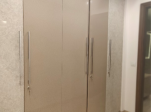 Furnished Amenities in 4 BHK Builder Floor at Florence Nightingale Lane, Green Park Extension – for Rent