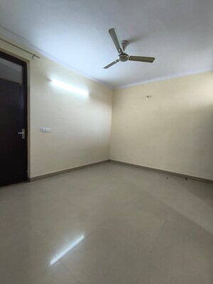 Room in 3 BHK Apartment at Sector 45 – for Sale
