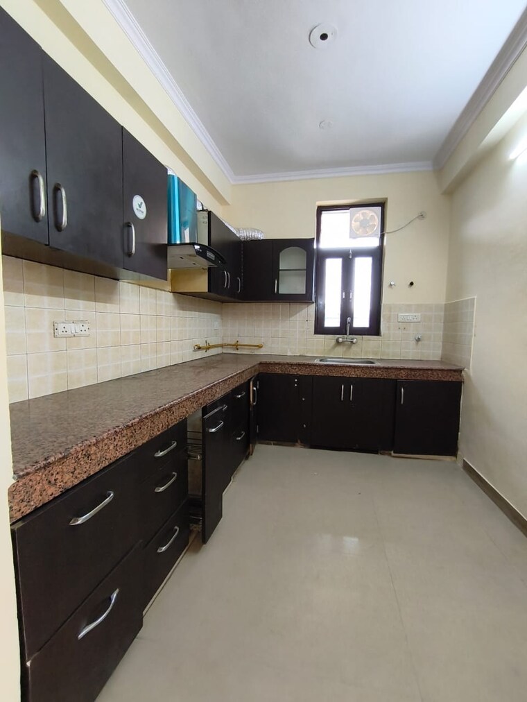 Kitchen, sector 45 3 Bedroom 2000 Sq.Ft. Apartment In Sector 45 Faridabad 9390245