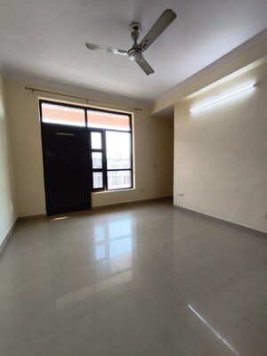 Room in 3 BHK Apartment at Sector 45 – for Sale