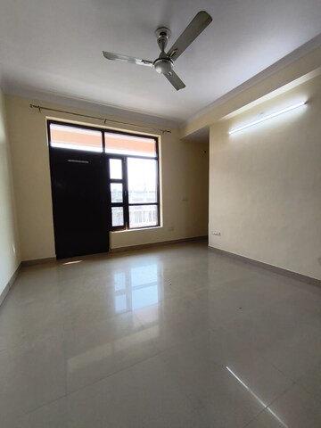 Room in 3 BHK Apartment at Sector 45 – for Sale