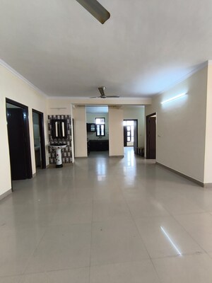 Room in 3 BHK Apartment at Sector 45 – for Sale