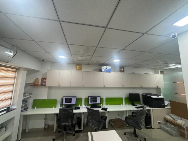 Team Area, kothrud Commercial Office Space 500 Sq.Ft. In Kothrud Pune 9390264