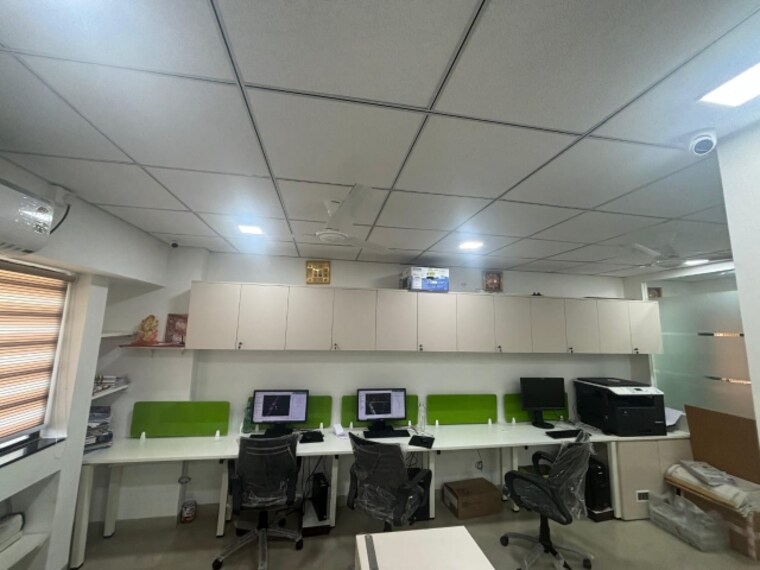 Team Area, kothrud Commercial Office Space 500 Sq.Ft. In Kothrud Pune 9390264