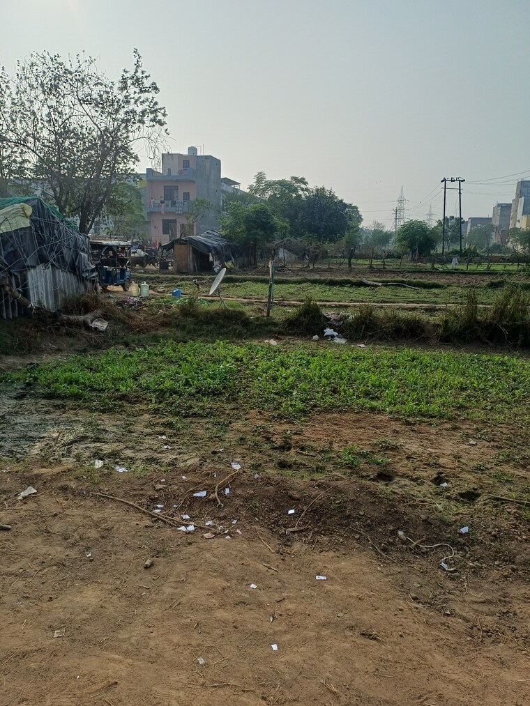 Garden, palla  56 Sq.Yd. Plot In Palla Faridabad 9390265