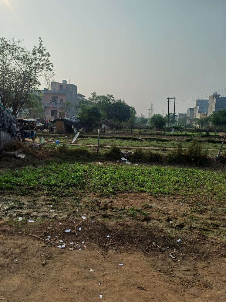 Garden, palla  56 Sq.Yd. Plot In Palla Faridabad 9390265