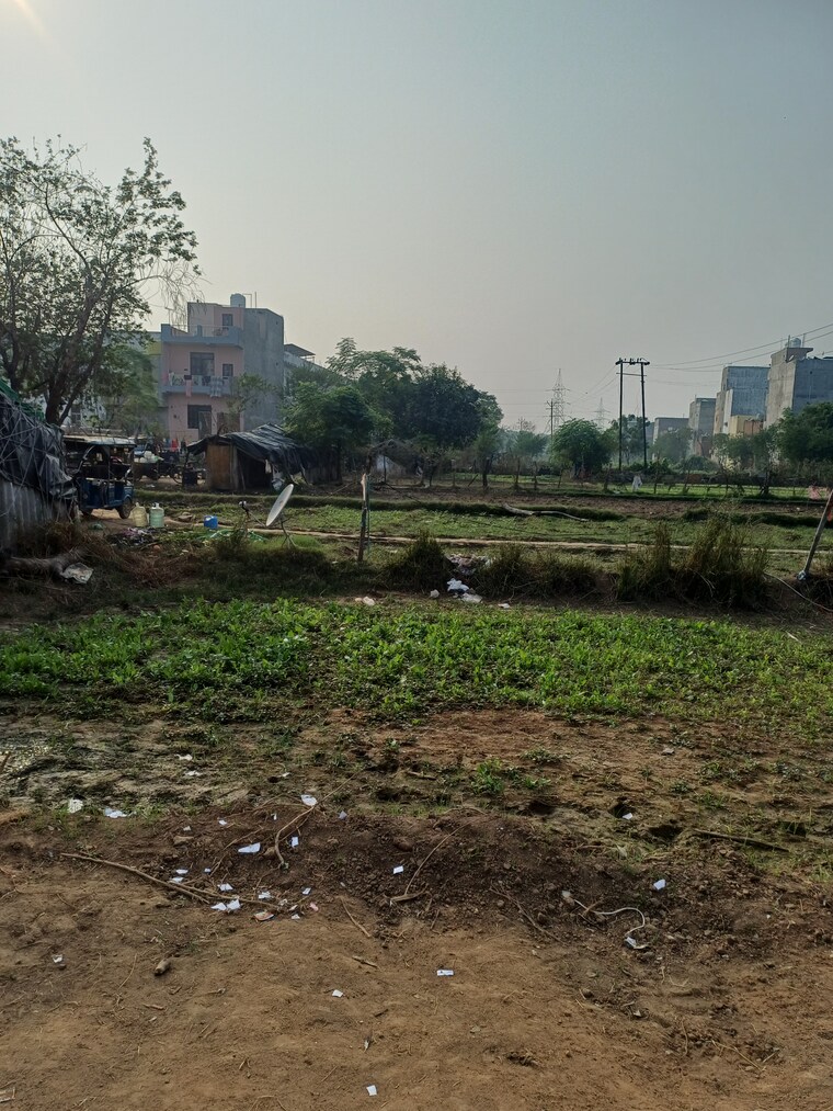 Garden, palla  56 Sq.Yd. Plot In Palla Faridabad 9390265