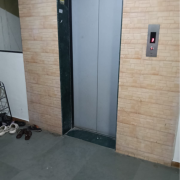 Lift in 3 BHK Apartment at Pimple Saudagar – for Rent