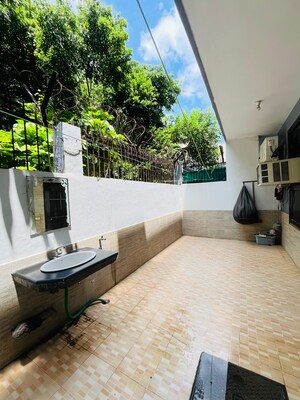 Balcony in 2 BHK Builder Floor at Sector 46 – for Rent