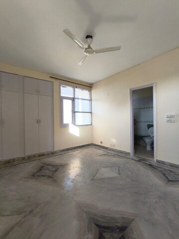 Room in 3 BHK Apartment at Creative Huts Society, Sector 21c – for Rent