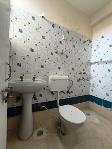 Team Area in 3 BHK Apartment at Creative Huts Society, Sector 21c – for Rent