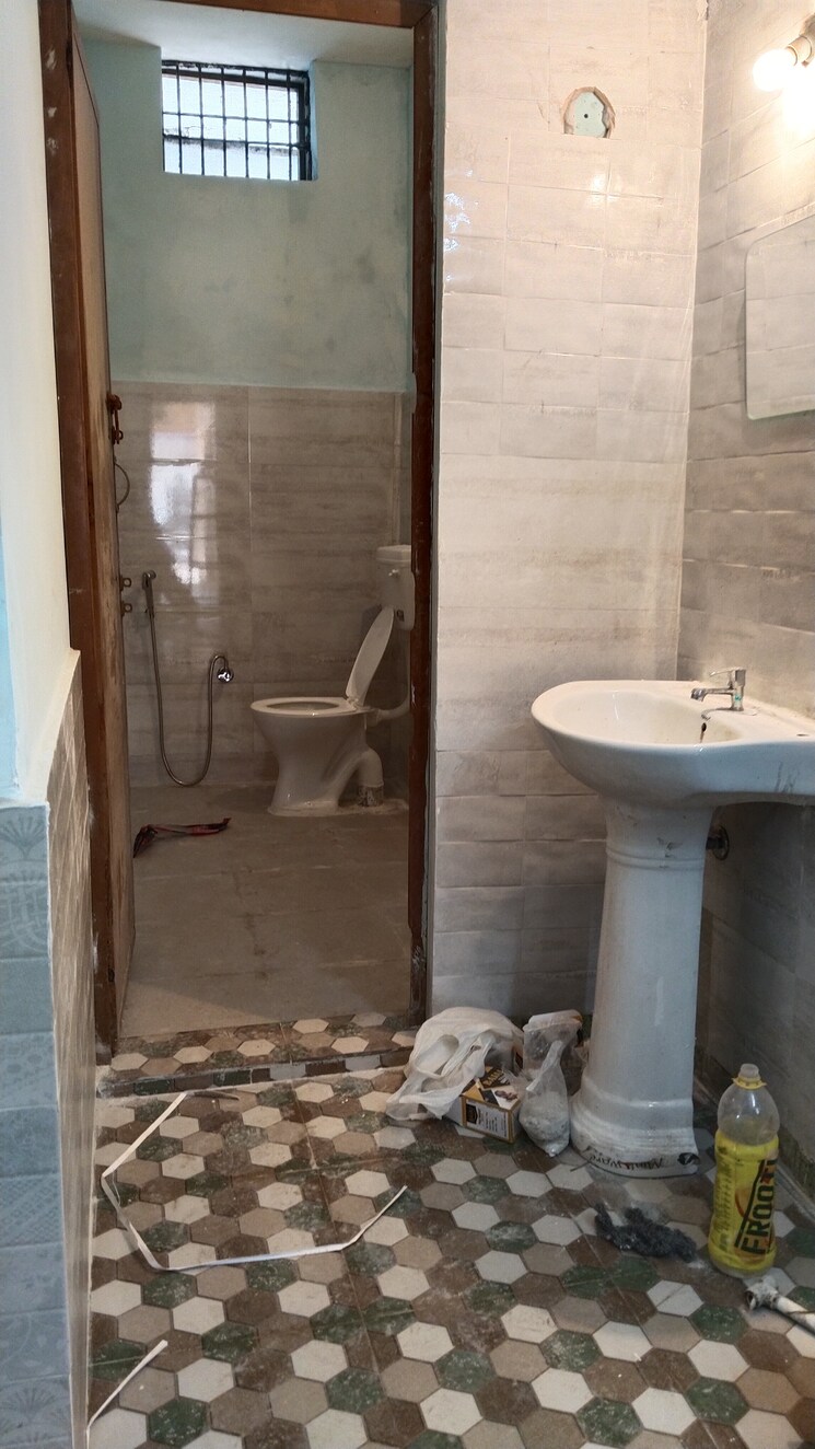 Bathroom, changurabhata 1 Bedroom 600 Sq.Ft. Independent House In Changurabhata Raipur 9390273