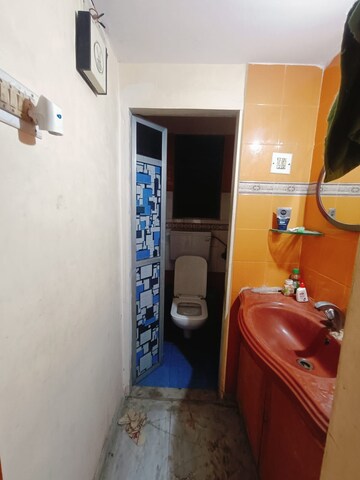 Furnished Amenities in 1 BHK Apartment at Avishkar CHS, Kandivali West – for Rent