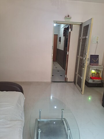 Room in 1 BHK Apartment at West View CHS Kandivali, Kandivali West – for Rent
