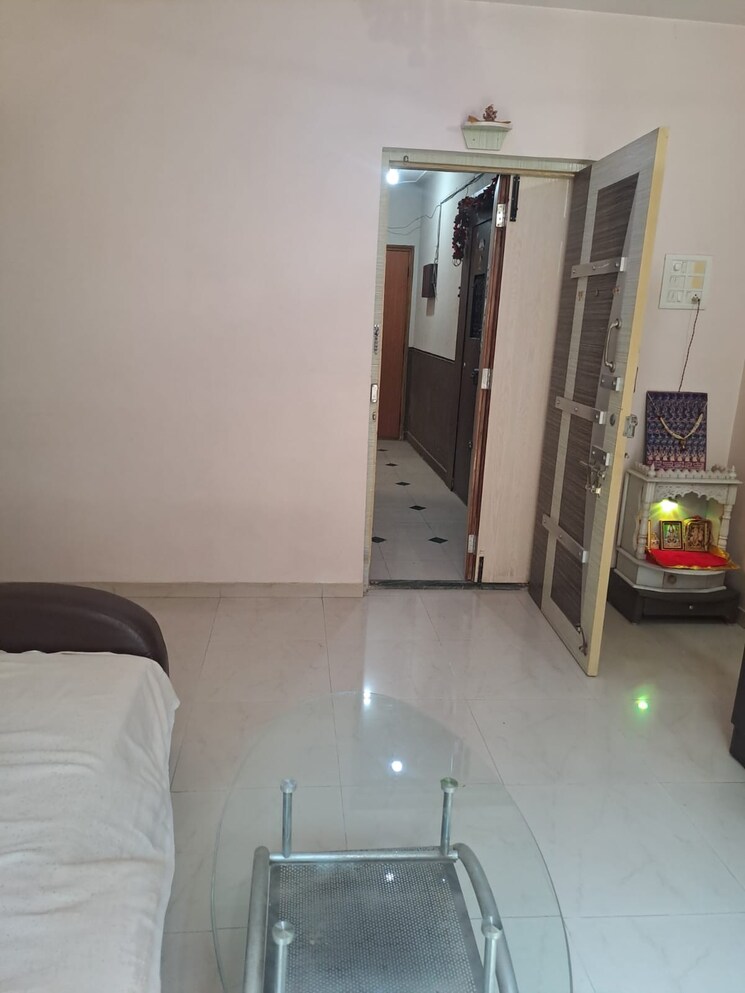 Room, west-view-chs-kandivali 1 Bedroom 430 Sq.Ft. Apartment In Kandivali West Mumbai 9390302