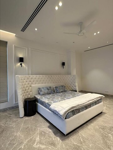 Bedroom in 6+ BHK Villa at Civil Lines – for Sale