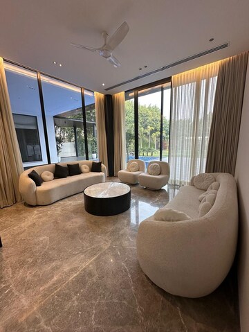 Living Room in 6+ BHK Villa at Civil Lines – for Sale