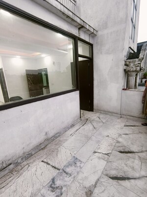 Room in 3 BHK Builder Floor at Lajpat Nagar 4 – for Rent