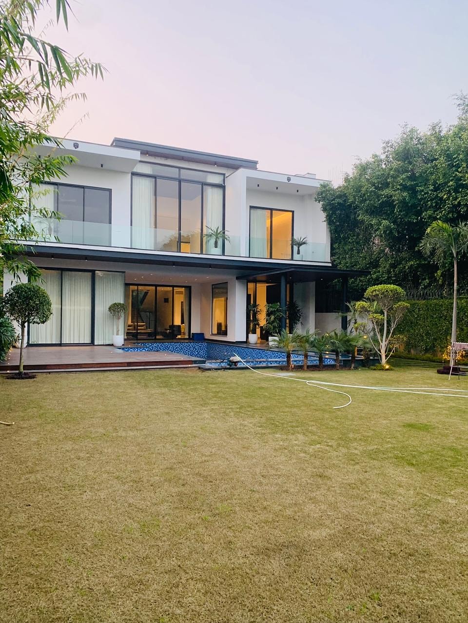 6+ BHK Villa For Sale in Meremahakalji