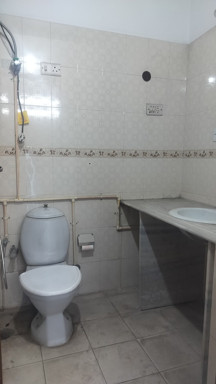 Bathroom, jubilee hills 3 Bedroom 1600 Sq.Ft. Apartment In Jubilee Hills Hyderabad 9390313