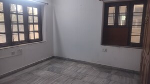 Room in 3 BHK Apartment at Jubilee Hills – for Rent