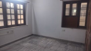 Room in 3 BHK Apartment at Jubilee Hills – for Rent