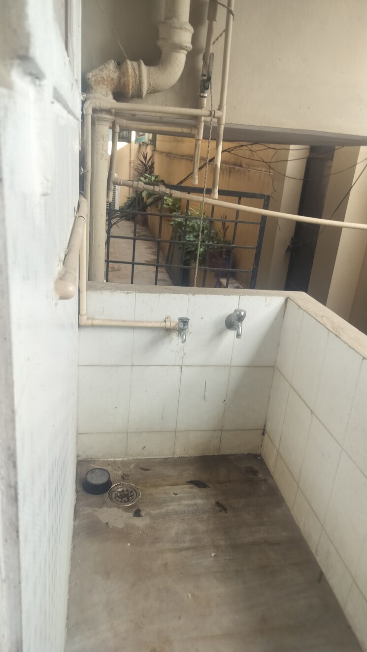 Bathroom, jubilee hills 3 Bedroom 1600 Sq.Ft. Apartment In Jubilee Hills Hyderabad 9390313