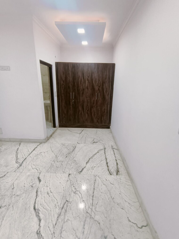 Room, lajpat nagar 4 2 Bedroom 1200 Sq.Ft. Builder Floor In Lajpat Nagar 4 Delhi 9390318
