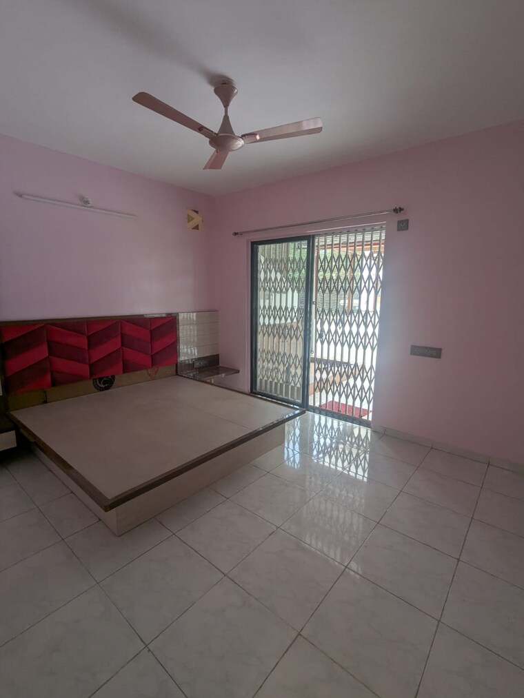 Living Room, sai-heritage-aundh 3 Bedroom 1500 Sq.Ft. Apartment In Aundh Pune 9390323