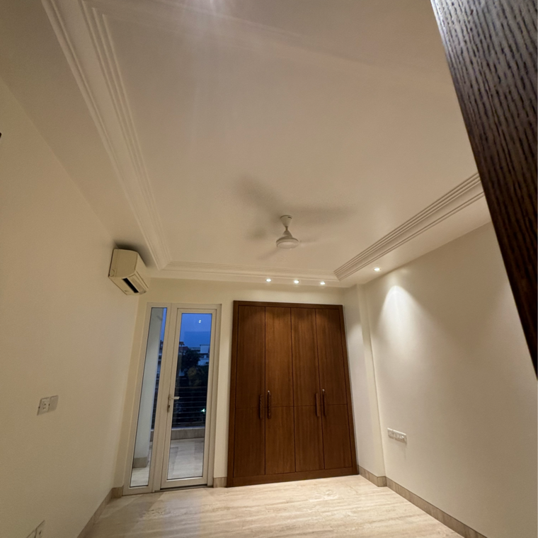 Room, vasant vihar 4 Bedroom 400 Sq.Yd. Builder Floor In Vasant Vihar Delhi 9390337