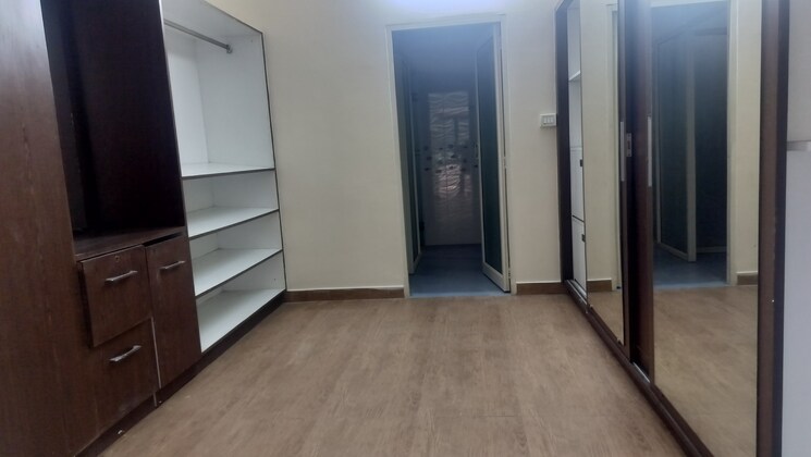 Room, jubilee hills Commercial Warehouse 5000 Sq.Yd. In Jubilee Hills Hyderabad 9390330