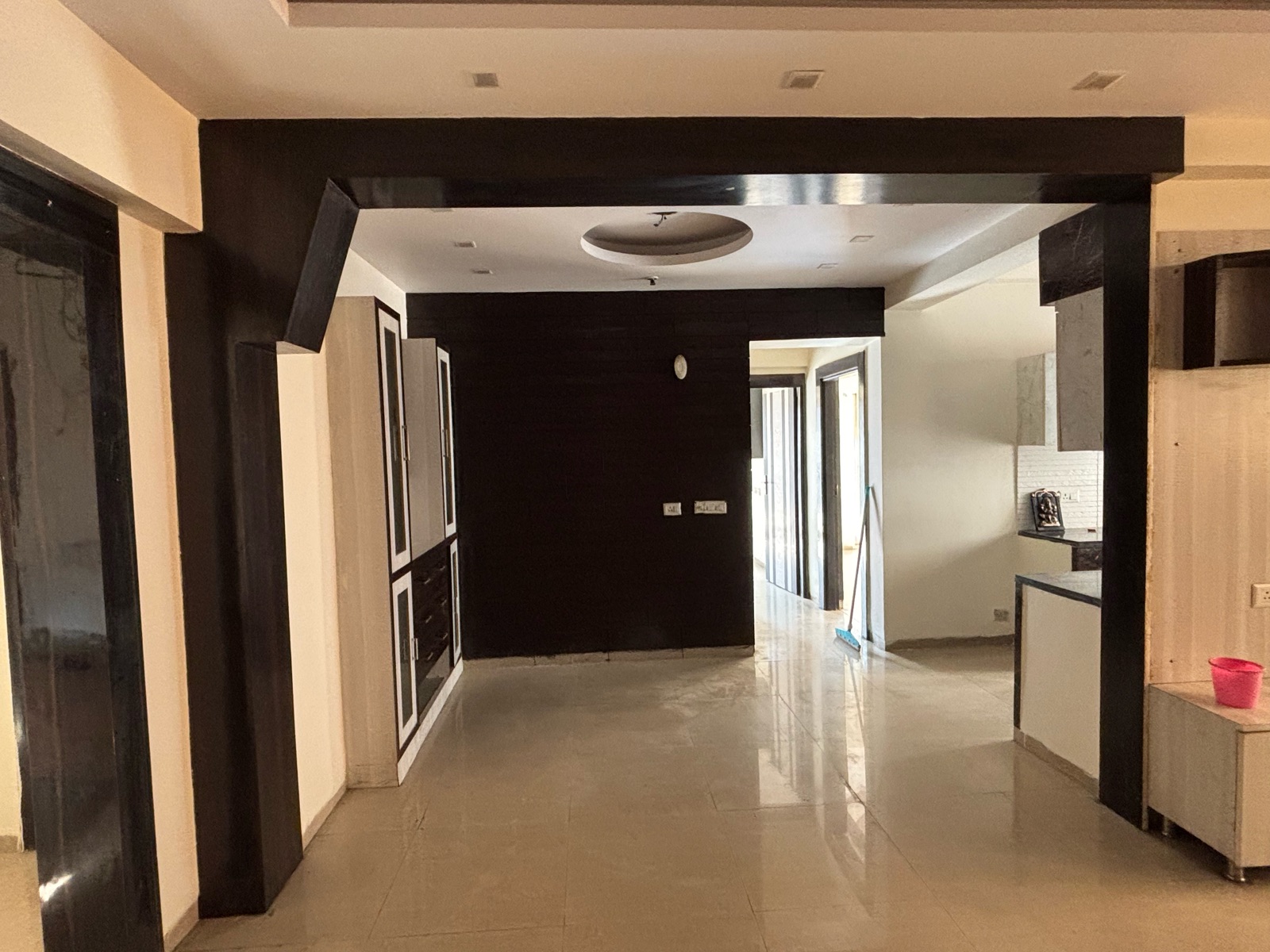 3.5 BHK Apartment For Rent in Nirala Estate