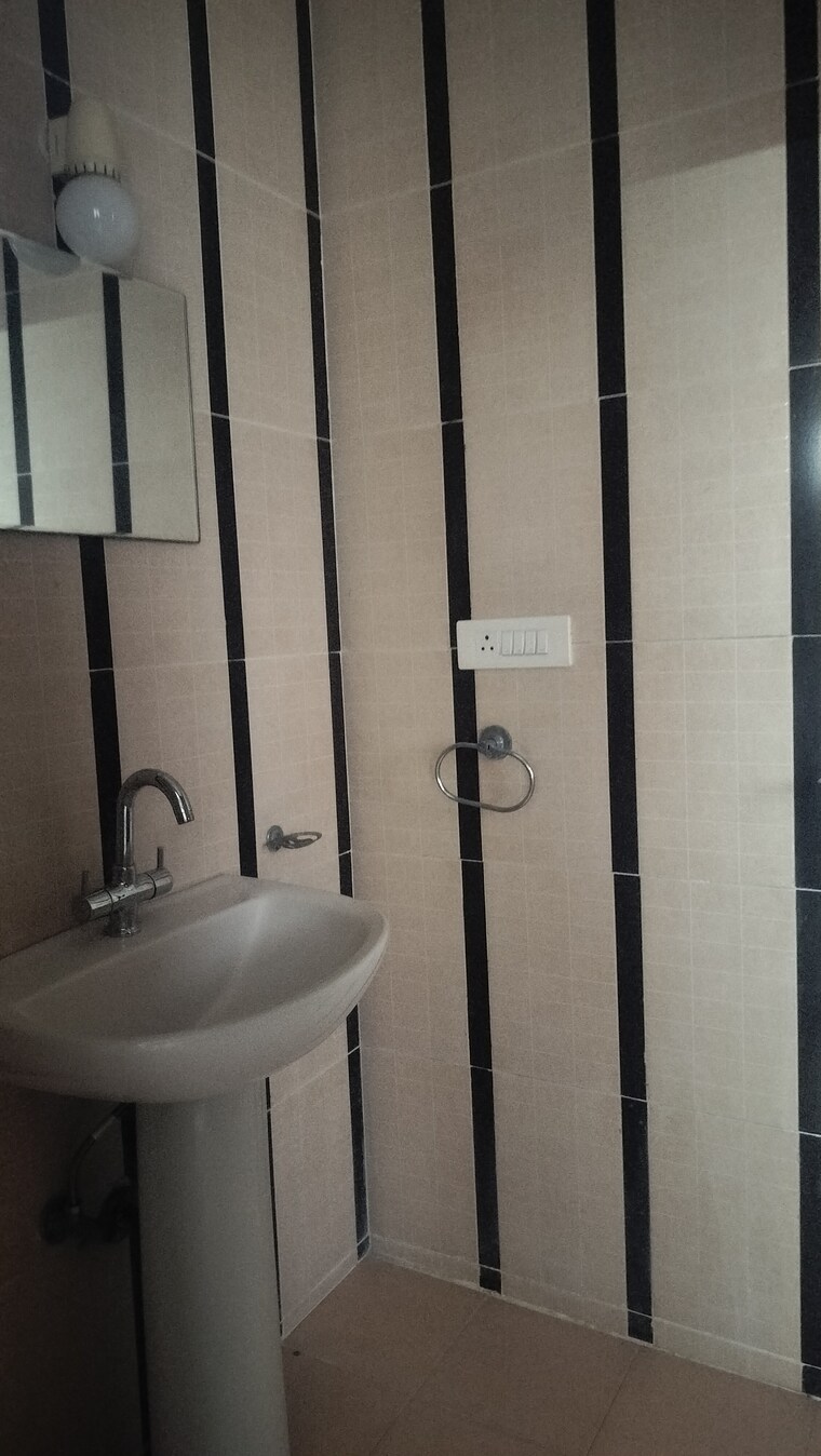 Bathroom, jubilee hills 3 Bedroom 2900 Sq.Ft. Apartment In Jubilee Hills Hyderabad 9390356
