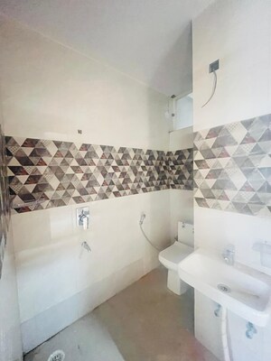 Bathroom in 2 BHK Builder Floor at Sector 46 – for Rent