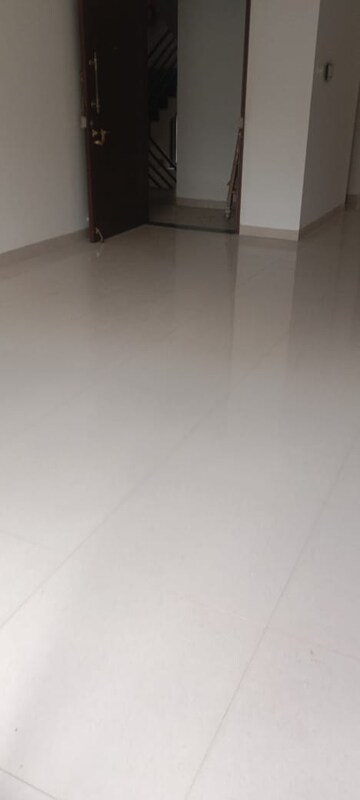 Room in 2 BHK Apartment at Kumar Prerana, Aundh – for Rent