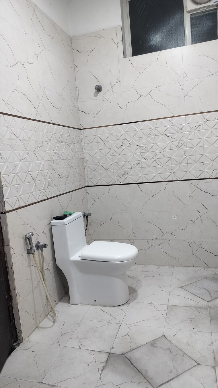 Bathroom, jubilee hills 3 Bedroom 1700 Sq.Ft. Apartment In Jubilee Hills Hyderabad 9390369