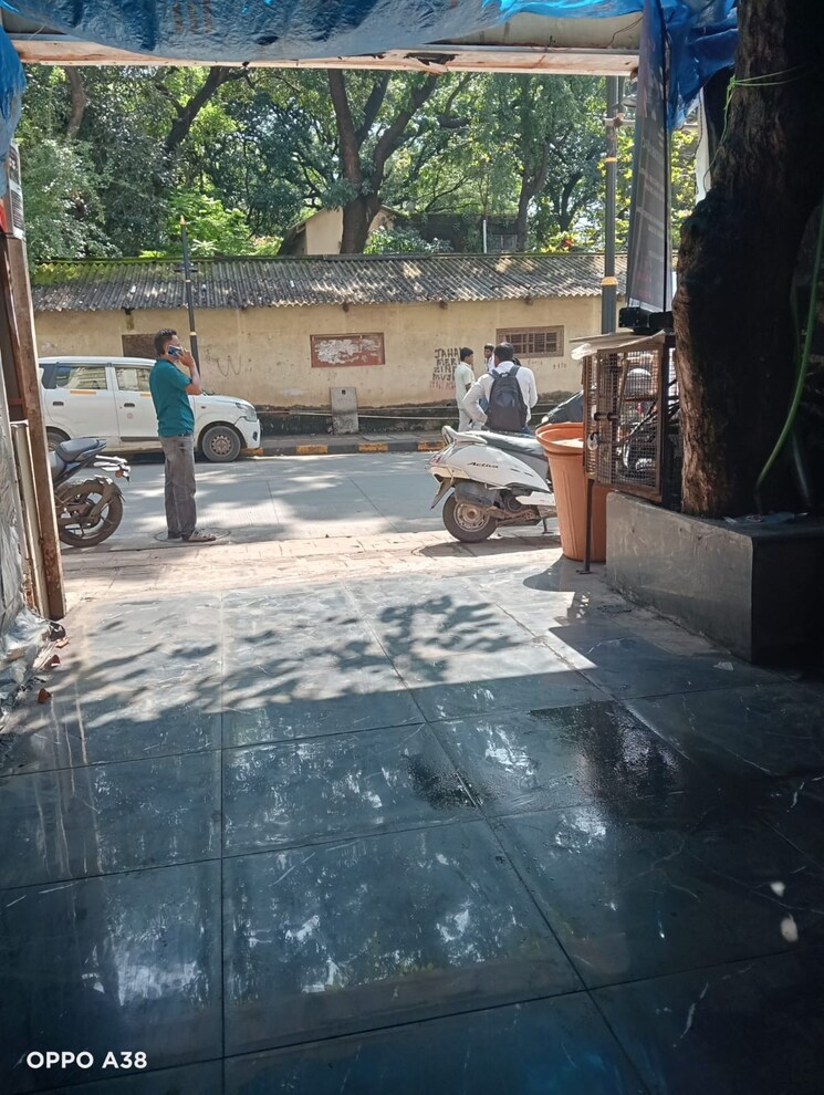  Parking, andheri west Commercial Shop 550 Sq.Ft. In Andheri West Mumbai 9390374