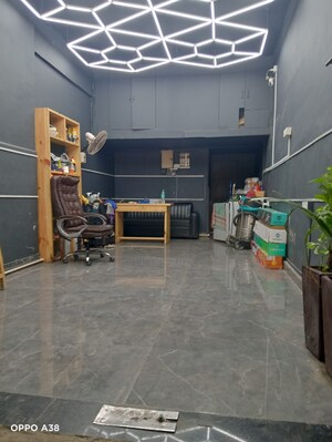  Shop For Rent in Andheri West