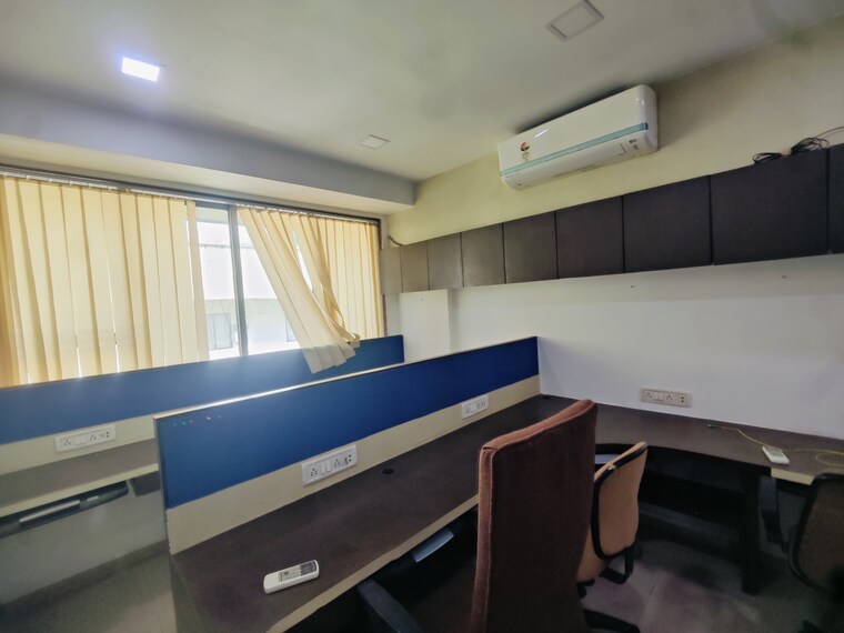 Team Area, malad west Commercial Office Space 270 Sq.Ft. In Malad West Mumbai 9383389