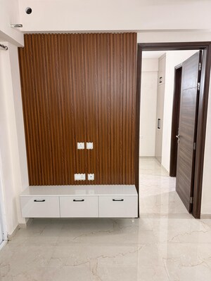 Room in 3.5 BHK Apartment at Smart World Gems, Sector 89 – for Rent