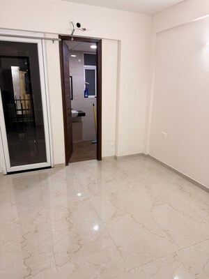 Room in 3.5 BHK Apartment at Smart World Gems, Sector 89 – for Rent
