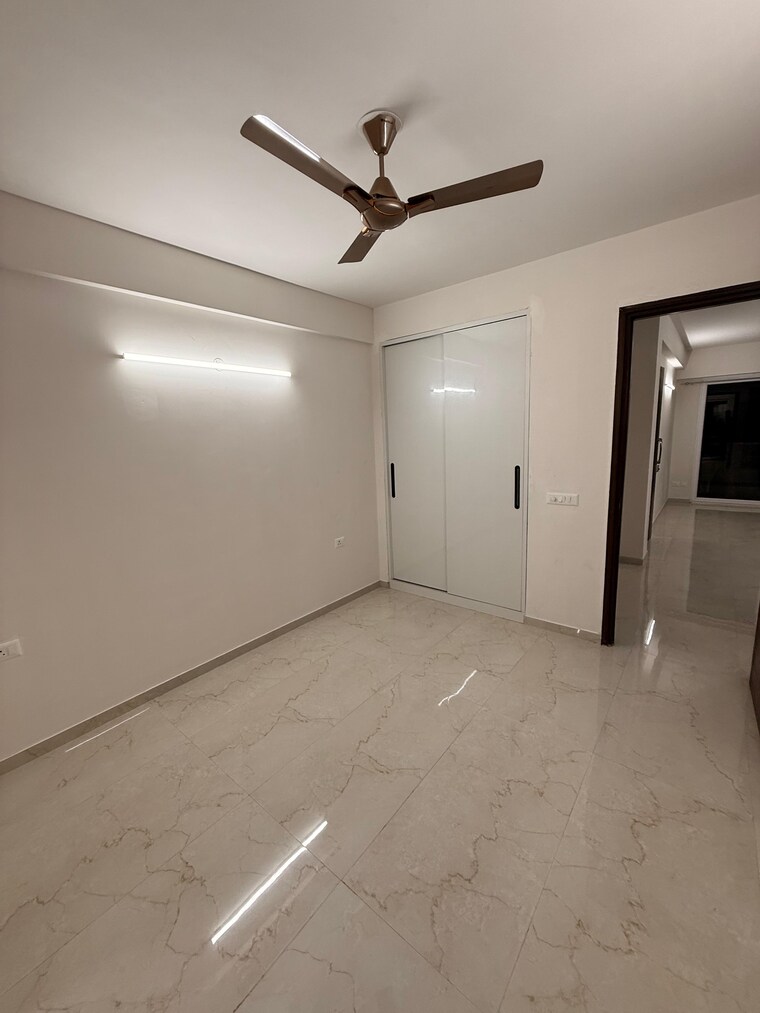 Bedroom, smart-world-gems 3.5 Bedroom 1423 Sq.Ft. Apartment In Sector 89 Gurgaon 9390422