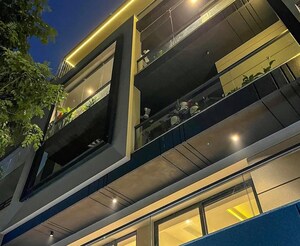 6+ BHK Independent House For Sale in Model Town Phase 1
