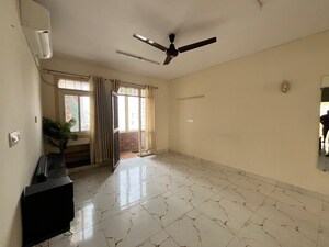 3 BHK Apartment For Rent in Jal Vayu Vihar Noida, Sector 21