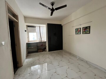 Bedroom in 3 BHK Apartment at Jal Vayu Vihar Noida, Sector 21 – for Rent