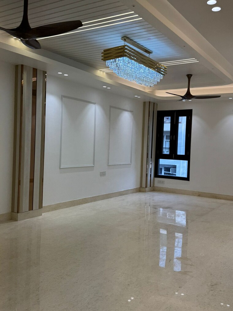 Room, lajpat nagar 4 2.5 Bedroom 1200 Sq.Ft. Builder Floor In Lajpat Nagar 4 Delhi 9390451